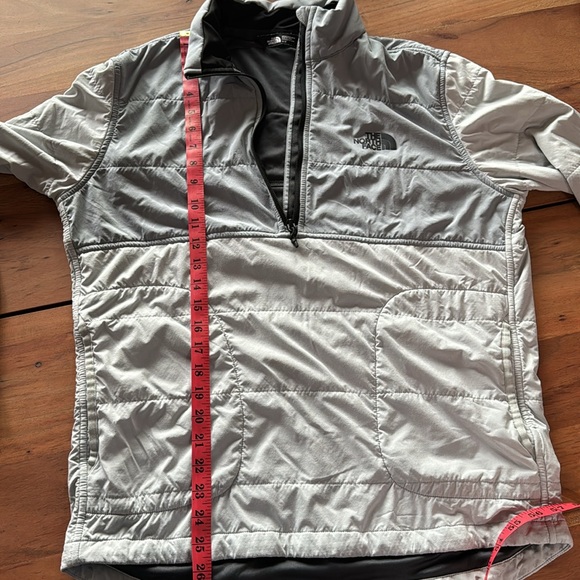The North Face quarter zip medium pullover - Picture 5 of 7